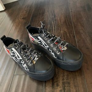 Love MoschinoGraffiti Print Platform Sneaker black graffiti